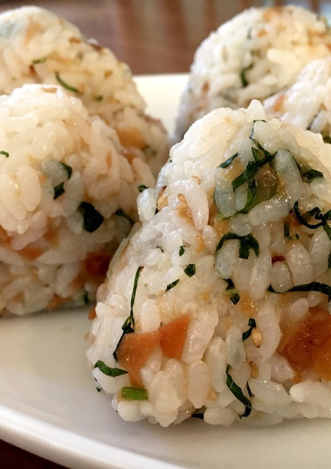 我が家の『梅おにぎり♪』-レシピのメイン写真