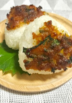 大葉味噌で焼きおにぎり♪-レシピのメイン写真