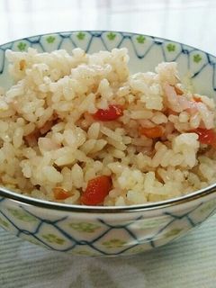 さっぱりおいしい★梅干し炊き込みご飯-レシピのメイン写真