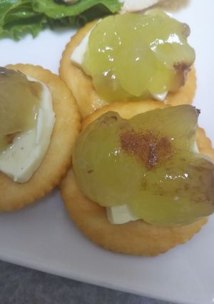 生葡萄とチーズのカナッペ-レシピのメイン写真