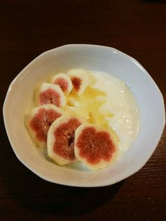 プレーンヨーグルト 無花果 はちみつ-レシピのメイン写真