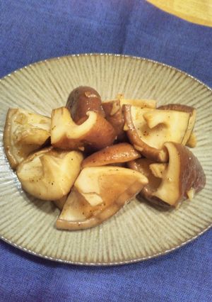 超簡単♬しいたけのバター醤油炒め-レシピのメイン写真