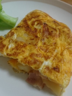 朝食に☆じゃがいもとベーコンのオムレツ☆-レシピのメイン写真