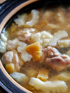 台湾電鍋パイナップル白ゴーヤー鶏肉スープ-レシピのメイン写真