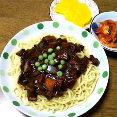 รูปของ チャジャンミョン（韓国風ジャージャー麺）