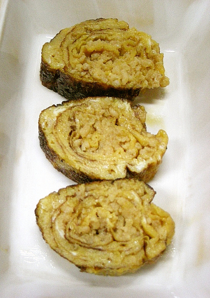 ●いつもの卵焼きに鶏そぼろ入れました●-レシピのメイン写真