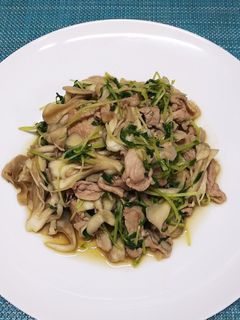 豚肉と舞茸と豆苗のゆず胡椒炒め♪-レシピのメイン写真