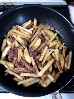 じゃがいもとコンビーフの簡単炒め-レシピのメイン写真