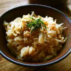 รูปของ Staub de ごぼうご飯☆炊飯器OK