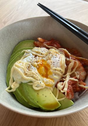 アボカドとキムチの温玉丼-レシピのメイン写真