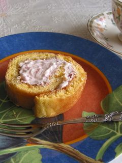 イチゴのロールケーキ-レシピのメイン写真