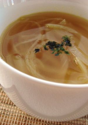 ランチにもう一品☆たまねぎコンソメスープ-レシピのメイン写真