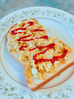 朝食に!ツナ卵のカレーマヨ トースト-レシピのメイン写真