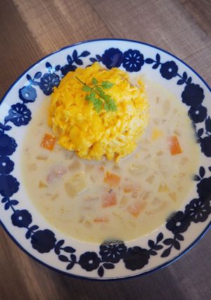 和風クラムチャウダーのクリームオムライス-レシピのメイン写真