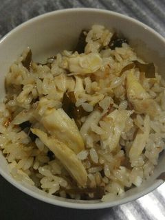鯛のアラとワカメの炊き込みご飯-レシピのメイン写真