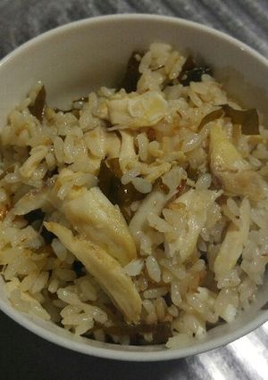 鯛のアラとワカメの炊き込みご飯-レシピのメイン写真