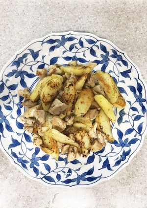 鶏もも肉とジャーマンポテト-レシピのメイン写真