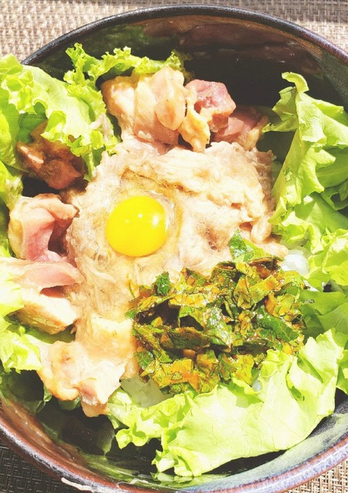 焼鳥缶でとろろ丼！三葉の韓国和え物のっけ-レシピのメイン写真