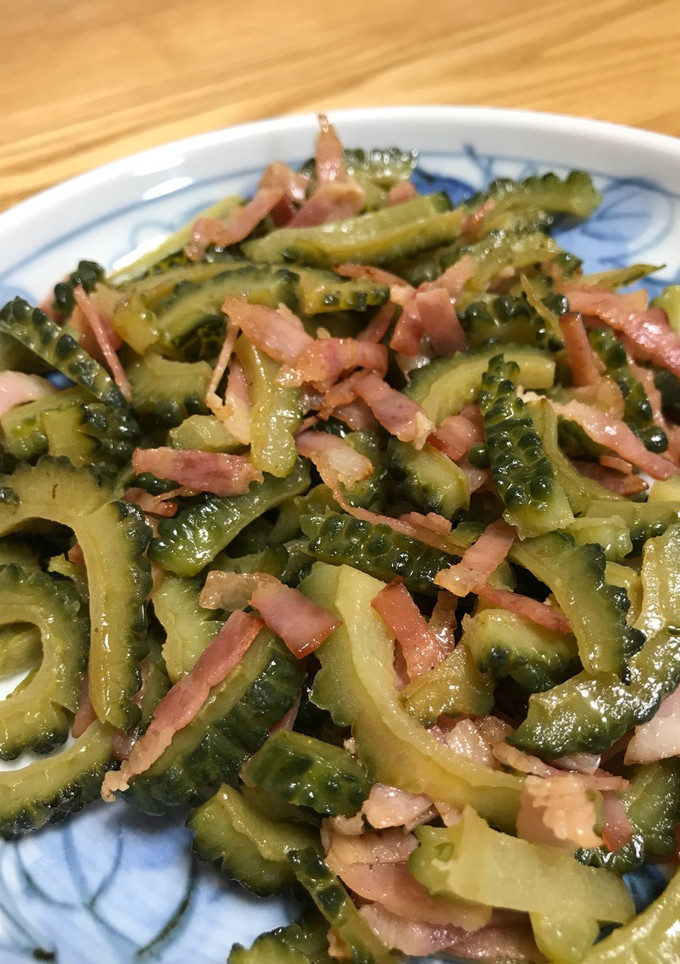 あと引く旨さ☆ゴーヤとベーコンの炒め物-レシピのメイン写真
