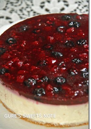 ベリーミックスのレアチーズケーキ-レシピのメイン写真