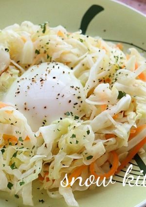 キャベツとにんじんの巣ごもり風-レシピのメイン写真