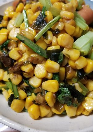 天然キノコ2種と野菜、ウインナーの油炒め-レシピのメイン写真