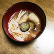 みそ汁~なすと油揚げと残ったそうめんで♪