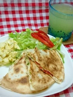 辛くないマイルドケサディーヤ-レシピのメイン写真