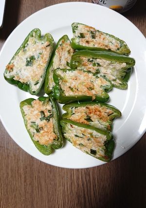 【体育系学生】ピーマンに餃子の中身詰め-レシピのメイン写真
