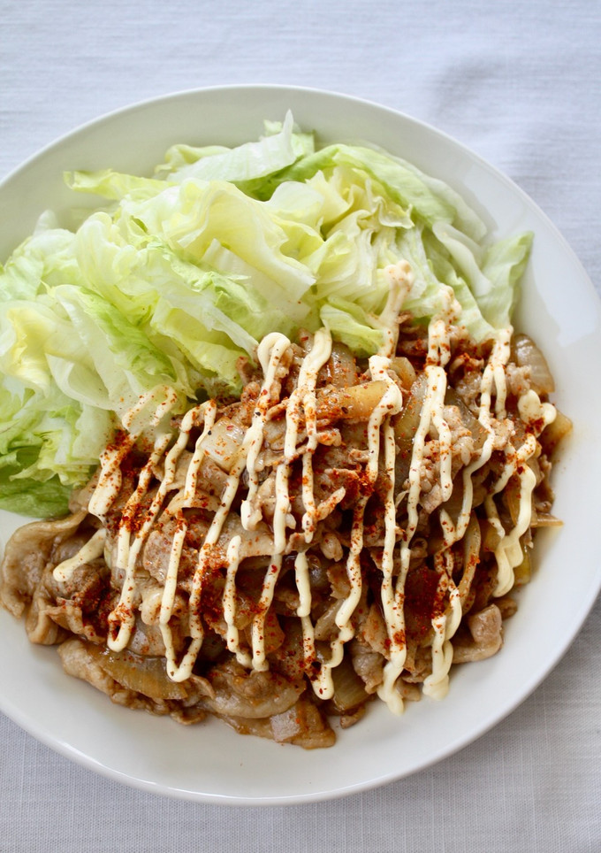 マヨ七味がポイント【豚と玉ねぎの甘口炒め-レシピのメイン写真