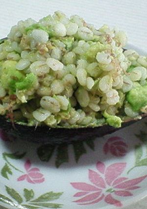 押し麦で挑戦!!アボカドご飯-レシピのメイン写真