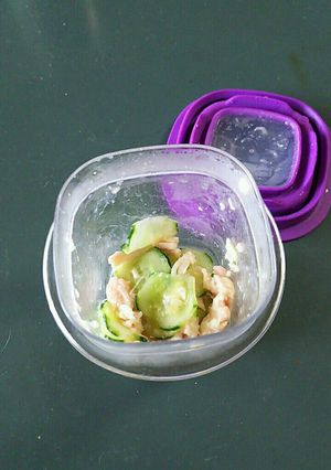 ｻﾗﾀﾞﾁｷﾝで作る 梅ぇきゅうり-レシピのメイン写真