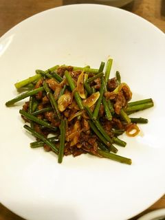 ニンニクの芽と牛肉の炒め物-レシピのメイン写真