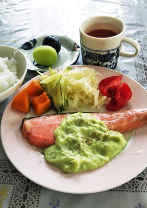 お手軽に！ 鮭の枝豆クリームソースかけ-レシピのメイン写真