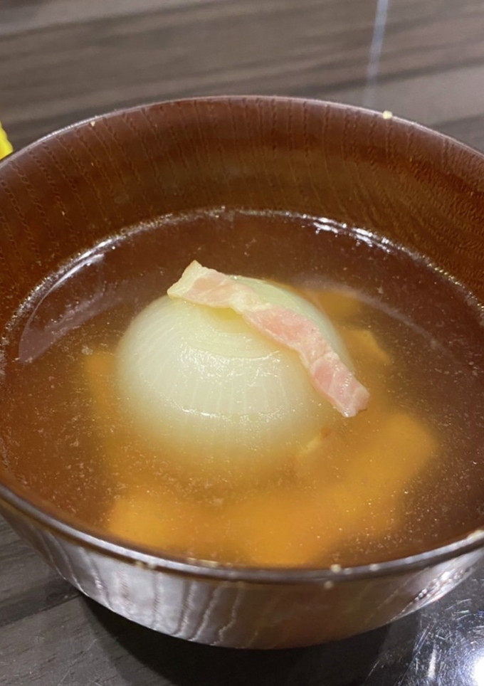簡単♡玉ねぎ丸ごとスープ-レシピのメイン写真