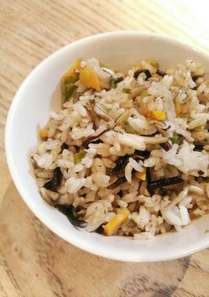 ひじきと冷蔵庫にある野菜のチャーハン-レシピのメイン写真