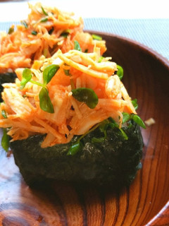 簡単!ささみ缶で豆苗のバンバンジーお握り-レシピのメイン写真