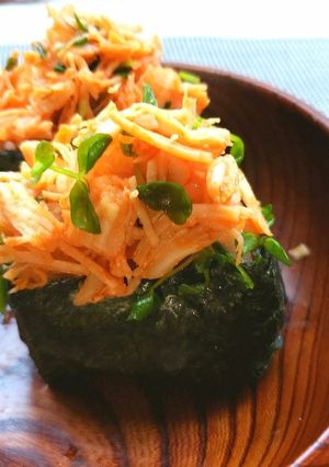 簡単！ささみ缶で豆苗のバンバンジーお握り-レシピのメイン写真