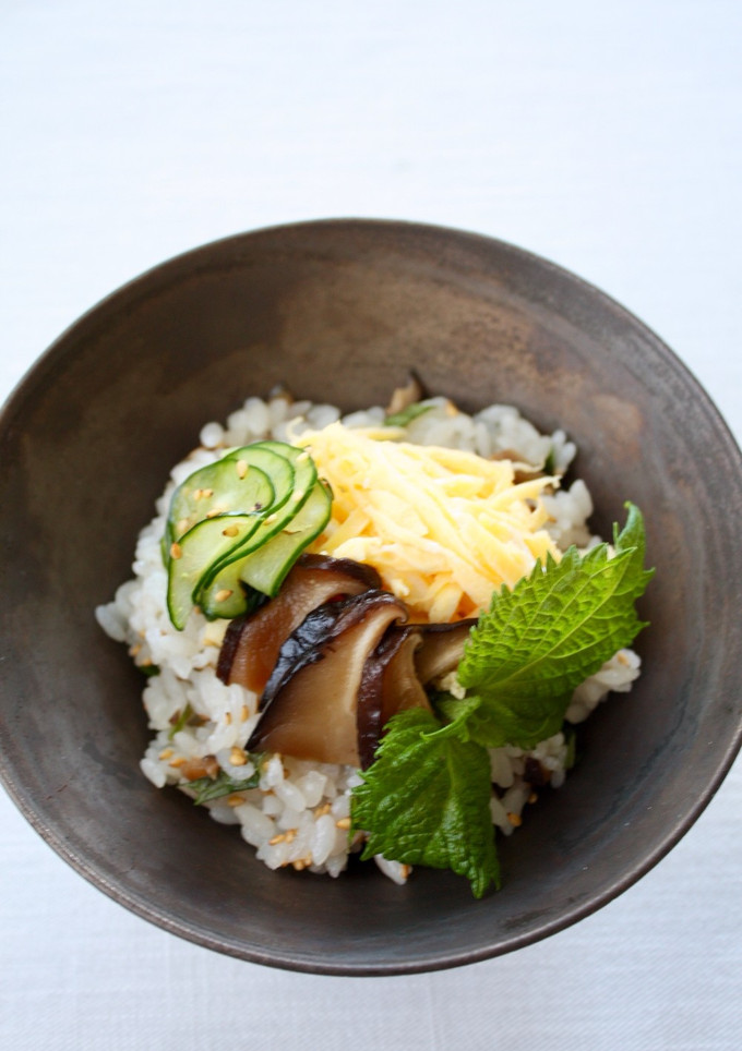 簡単ちらし寿司【ちらし寿司風丼】-レシピのメイン写真