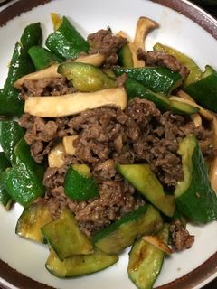 牛肉ときゅうりの炒め物-レシピのメイン写真