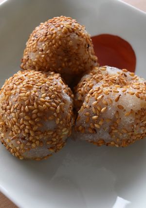 金ごま香る♪ごまあんの揚げ団子-レシピのメイン写真