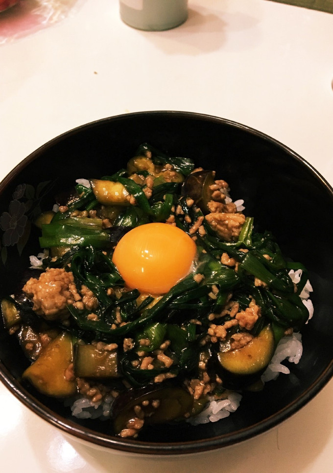 ニラとナスとひき肉のオイスター甘旨丼-レシピのメイン写真