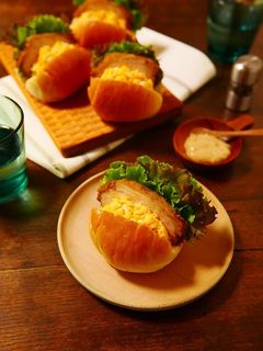 味ぽん鶏チャーシューと卵の親子ロールパン-レシピのメイン写真