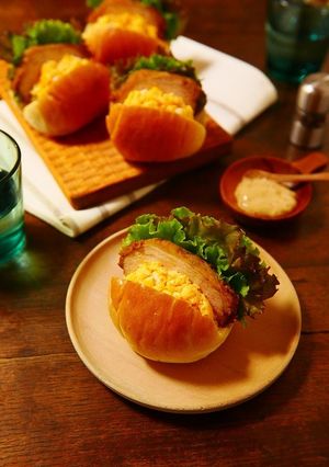 味ぽん鶏チャーシューと卵の親子ロールパン-レシピのメイン写真