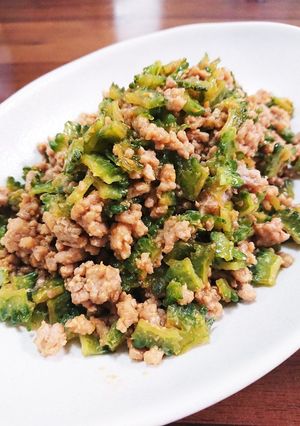 ゴーヤ大量消費！ご飯がすすむゴーヤ肉味噌-レシピのメイン写真
