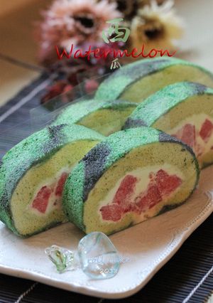 すいすい*スイカのロールケーキ-レシピのメイン写真