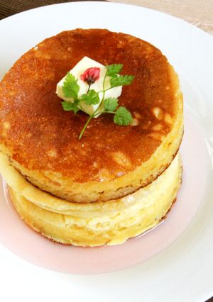 ふわふわ食感 桜シロップのホットケーキ-レシピのメイン写真
