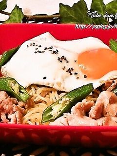 オクラと豚肉の塩焼きそば☆目玉焼きのせ-レシピのメイン写真