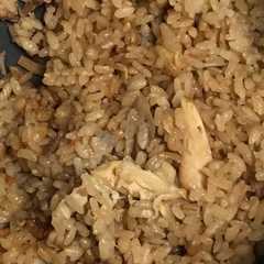 รูปของ 鶏手羽先の炊き込みご飯