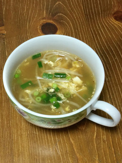 雑な男料理:もやしと卵のピリ辛スープ!!-レシピのメイン写真
